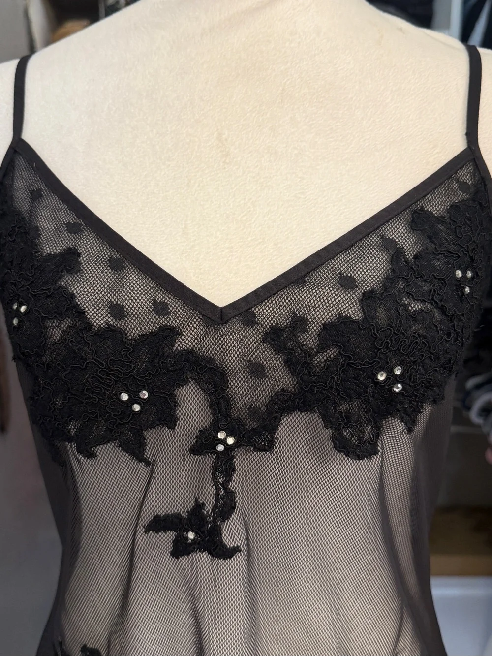 VTG Victoria’s Secret Black Lace Appliqué Fishnet Sheer Chemise Nightwear- M